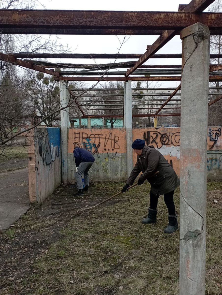 Оновлюють фасади та спортивні майданчики у Харкові